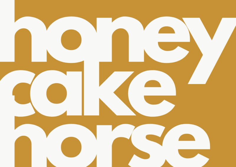 "honeycakehorse" | POSTKARTE DIN A6
